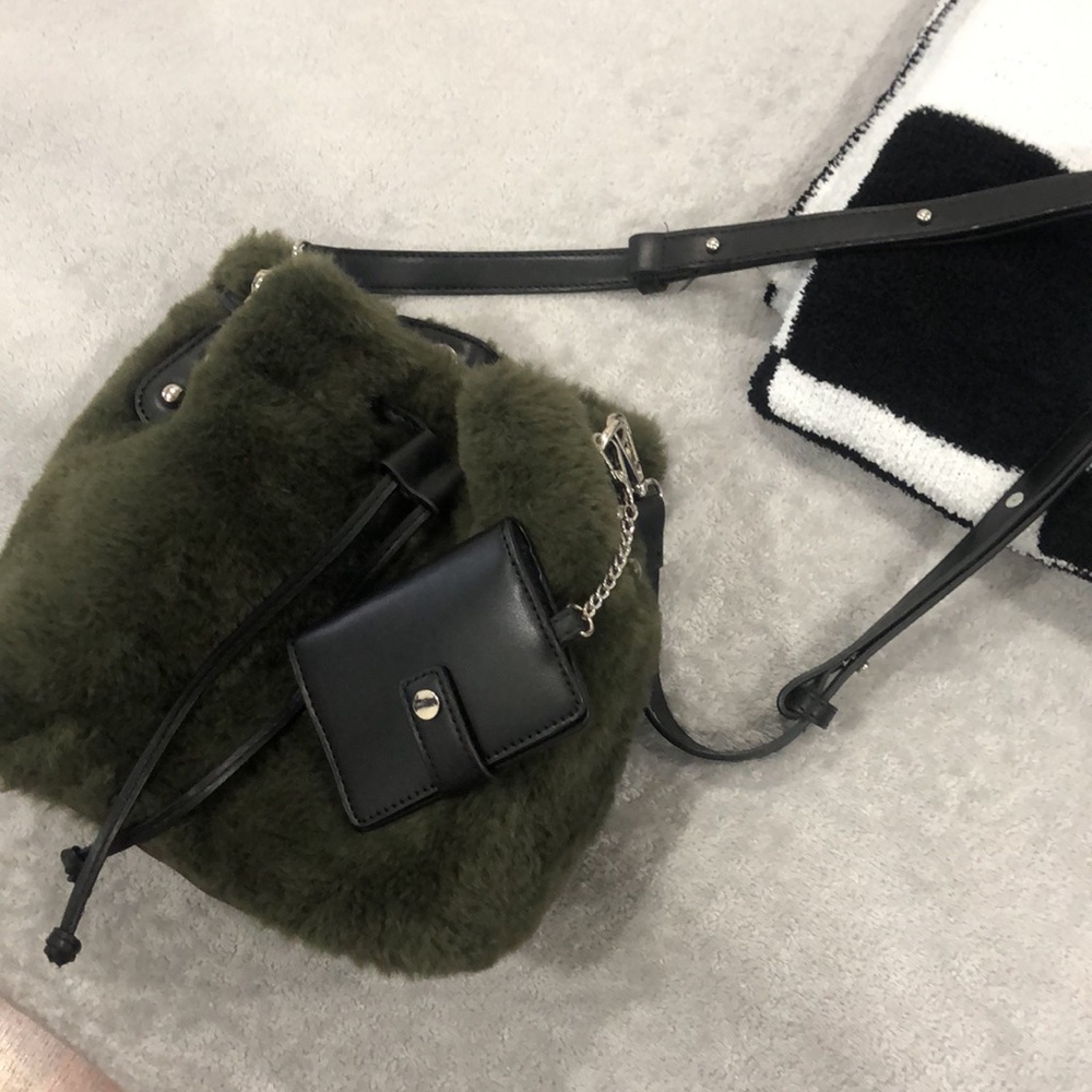 Bucket bag - Picture 2 of 3
